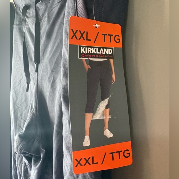 NWT Kirkland size XXL, navy blue capri, drawstring waist, stretchy - Picture 4 of 7